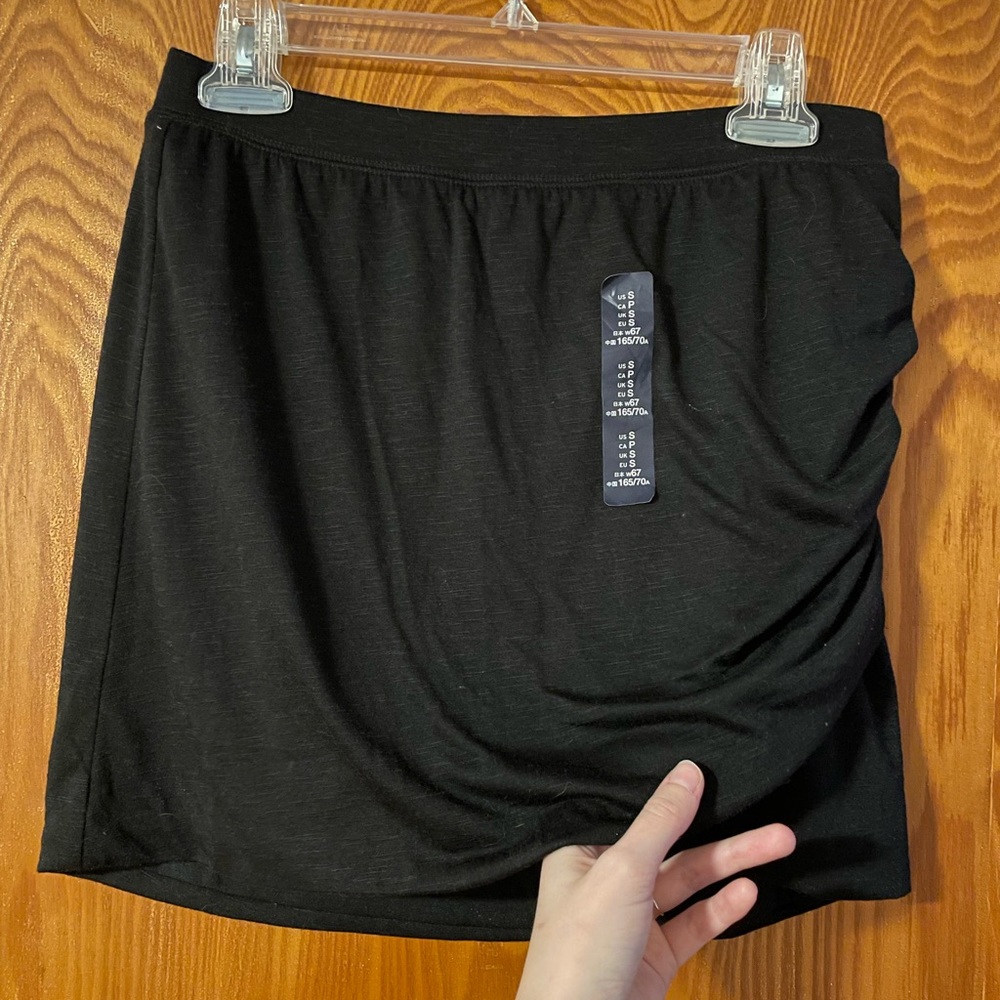 Gap Ruched Skirt - Picture 2 of 3